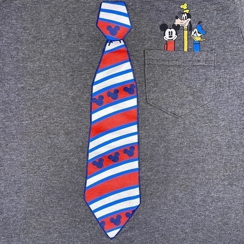 🟢 Disney Store Mickey Donald Goofy Tie Graphic Tee size XS (4) - Picture 3 of 5